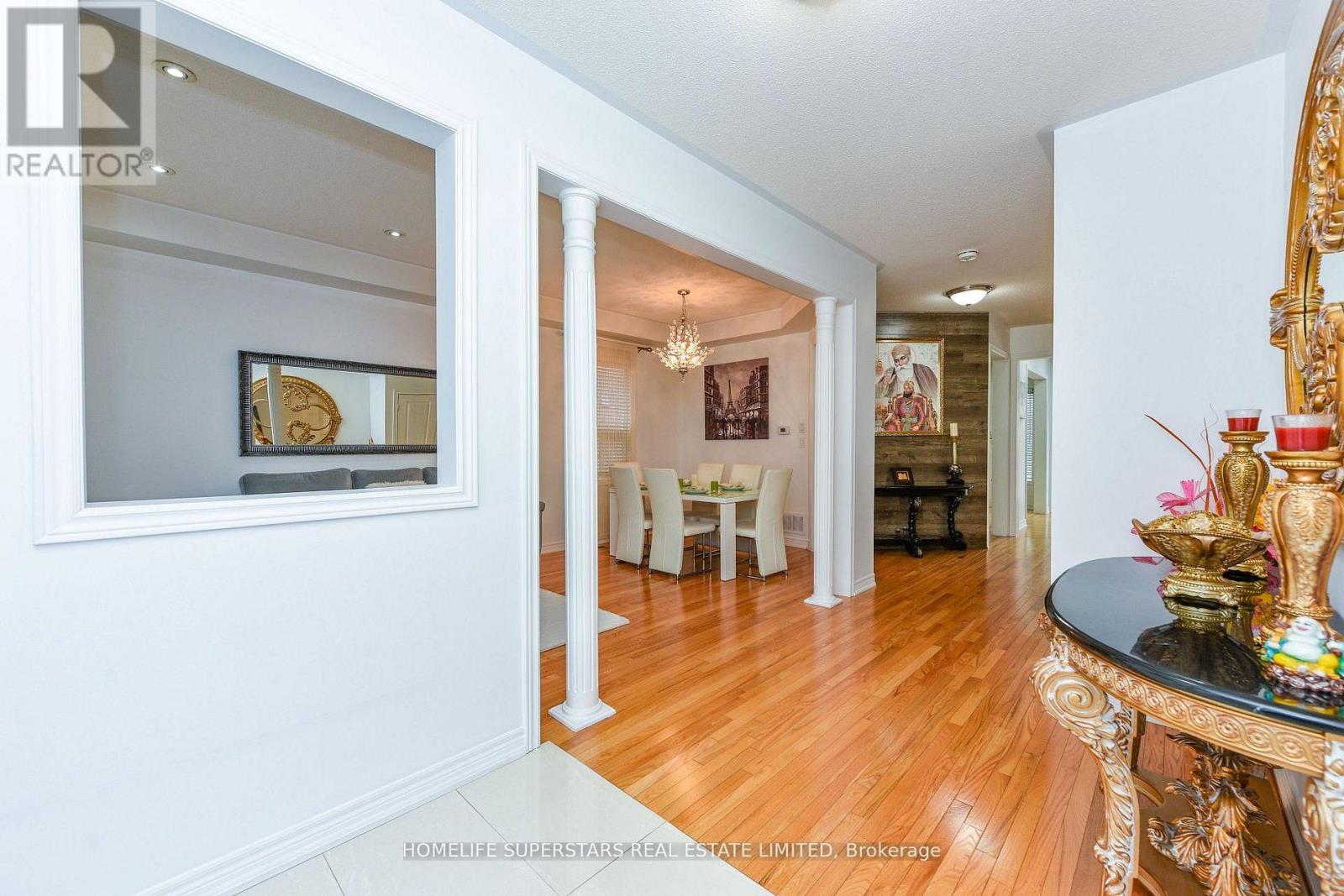 27 Dovehaven Crescent, Brampton, Ontario  L6P 2N8 - Photo 30 - W12752732