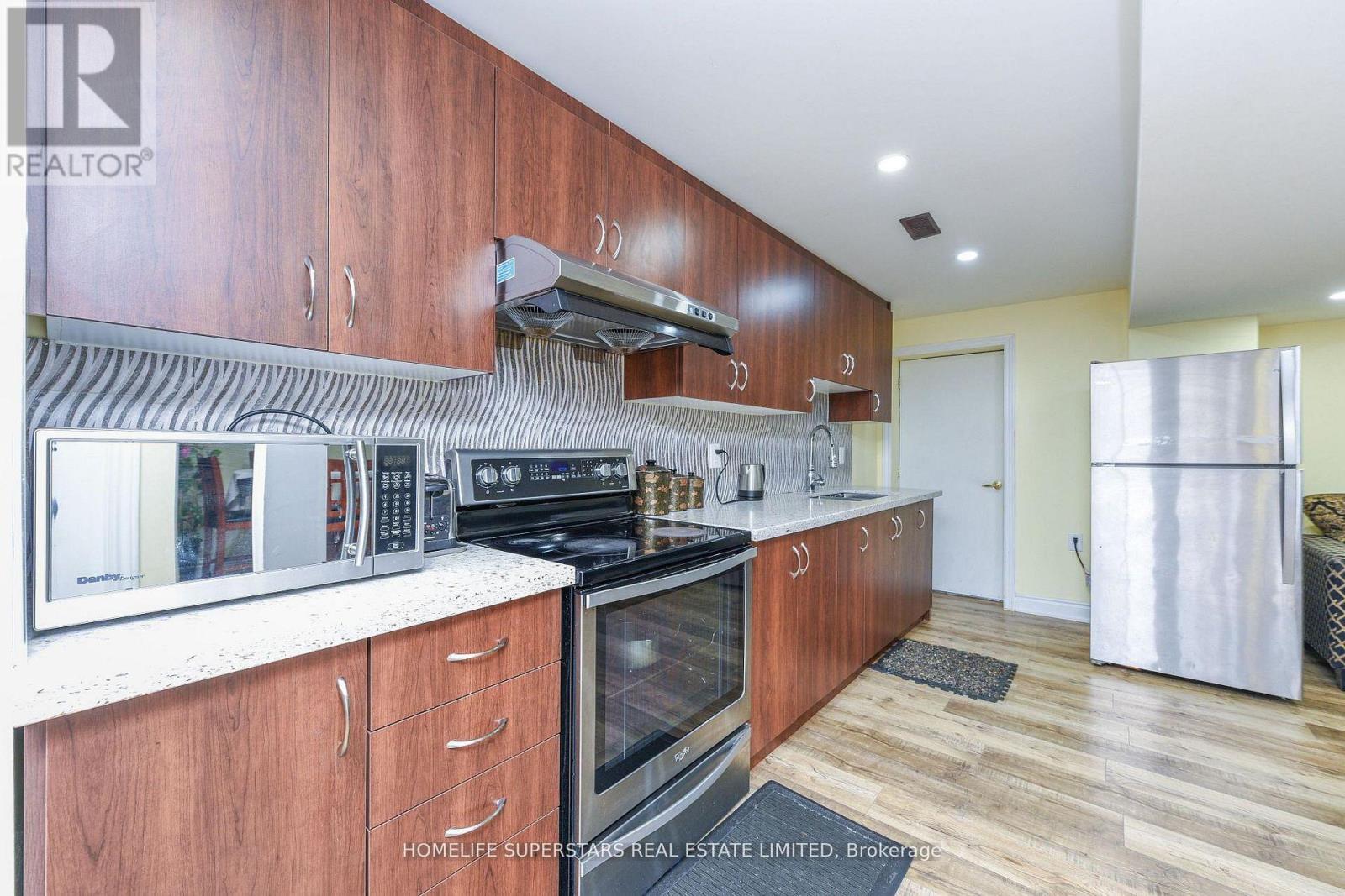 27 Dovehaven Crescent, Brampton, Ontario  L6P 2N8 - Photo 38 - W12752732