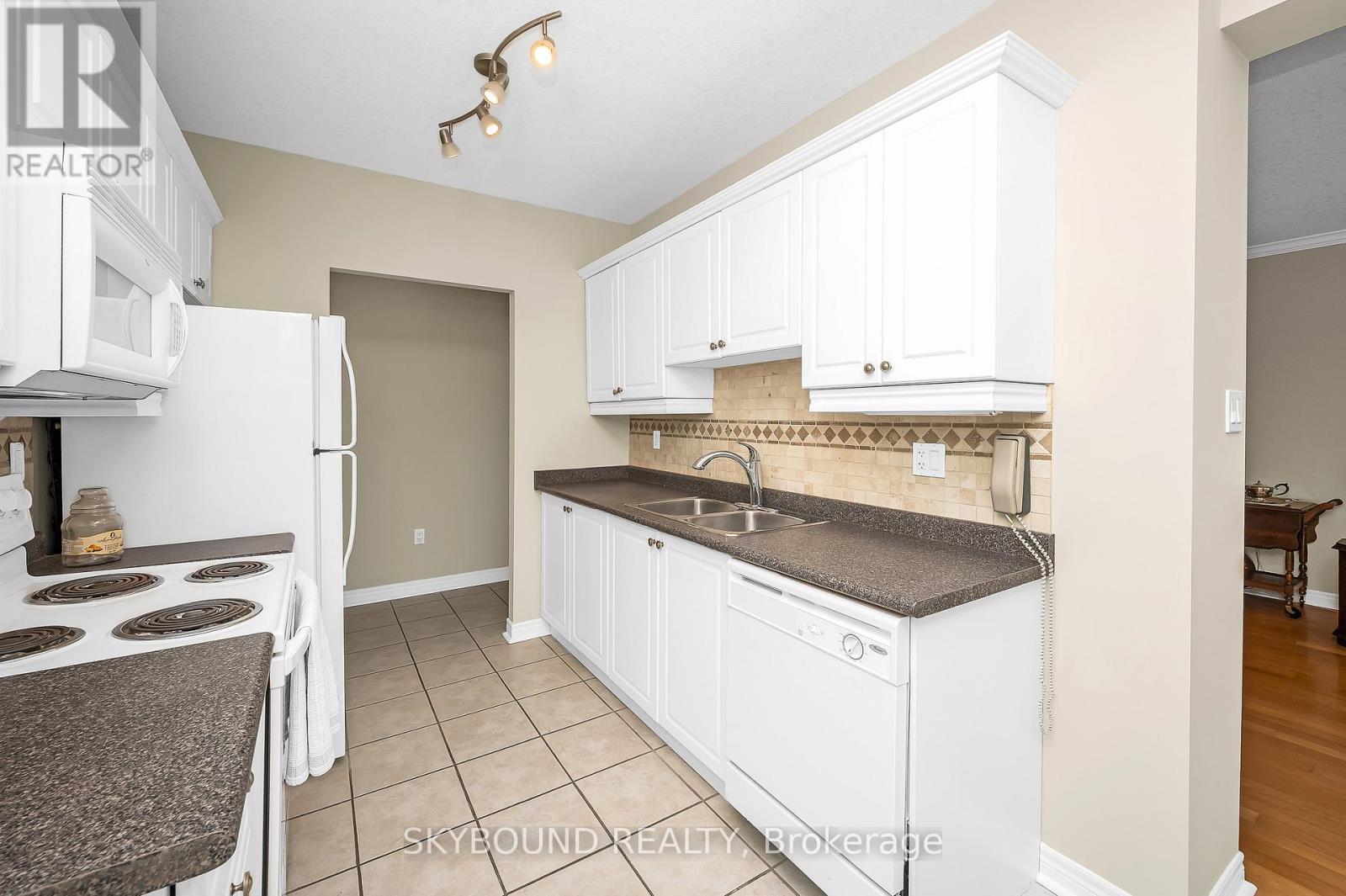 505 - 1998 Ironstone Drive, Burlington, Ontario  L7L 7P7 - Photo 12 - W12752756