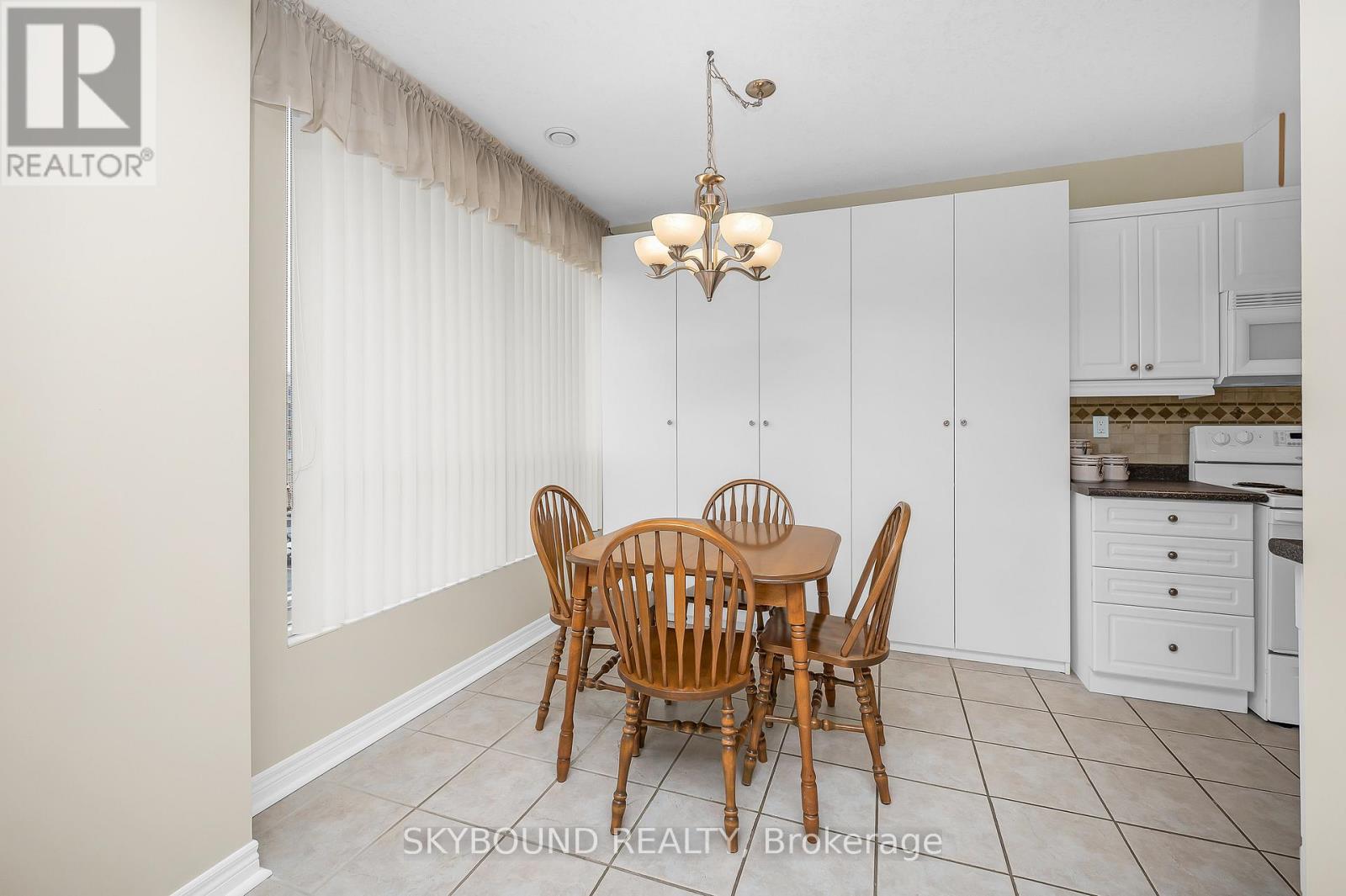 505 - 1998 Ironstone Drive, Burlington, Ontario  L7L 7P7 - Photo 14 - W12752756