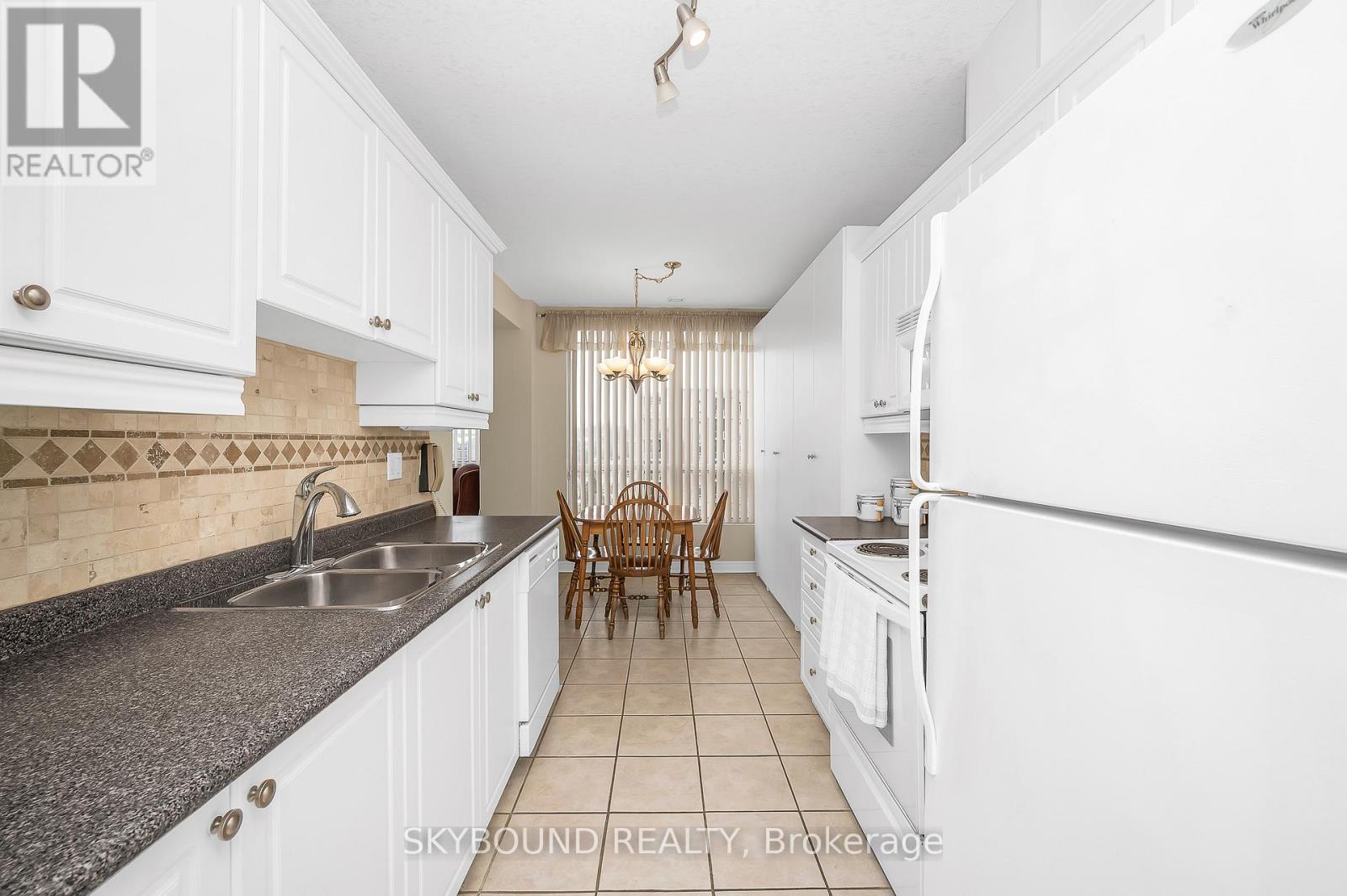 505 - 1998 Ironstone Drive, Burlington, Ontario  L7L 7P7 - Photo 15 - W12752756