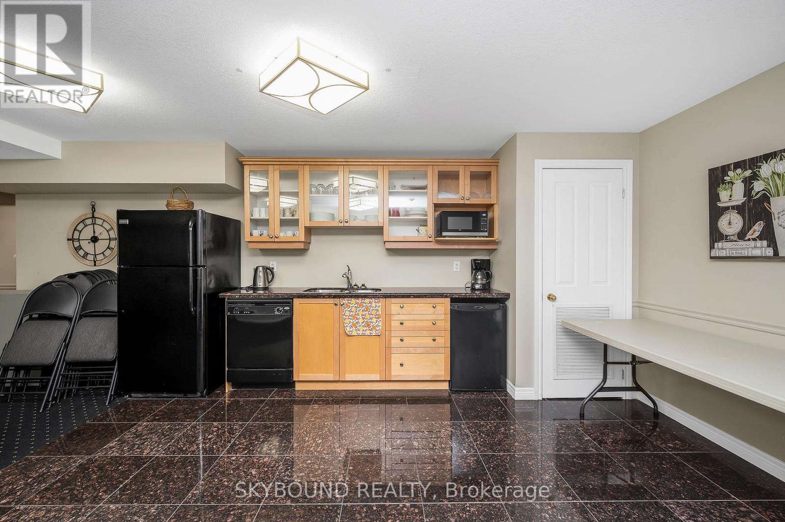 505 - 1998 Ironstone Drive, Burlington, Ontario  L7L 7P7 - Photo 34 - W12752756