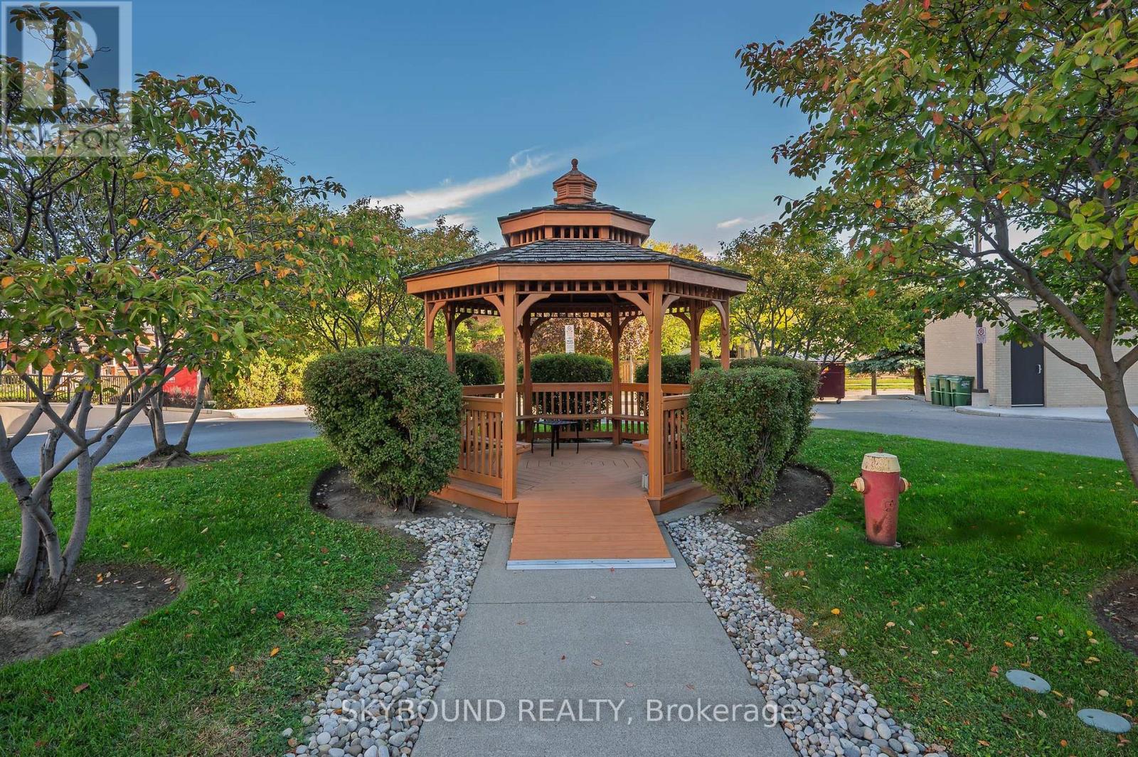 505 - 1998 Ironstone Drive, Burlington, Ontario  L7L 7P7 - Photo 43 - W12752756