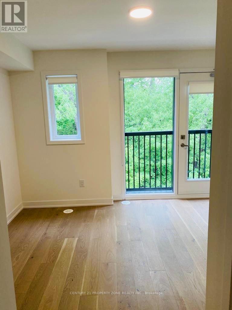 102 - 110 Canon Jackson Drive, Toronto, Ontario  M6M 0C1 - Photo 4 - W12752764