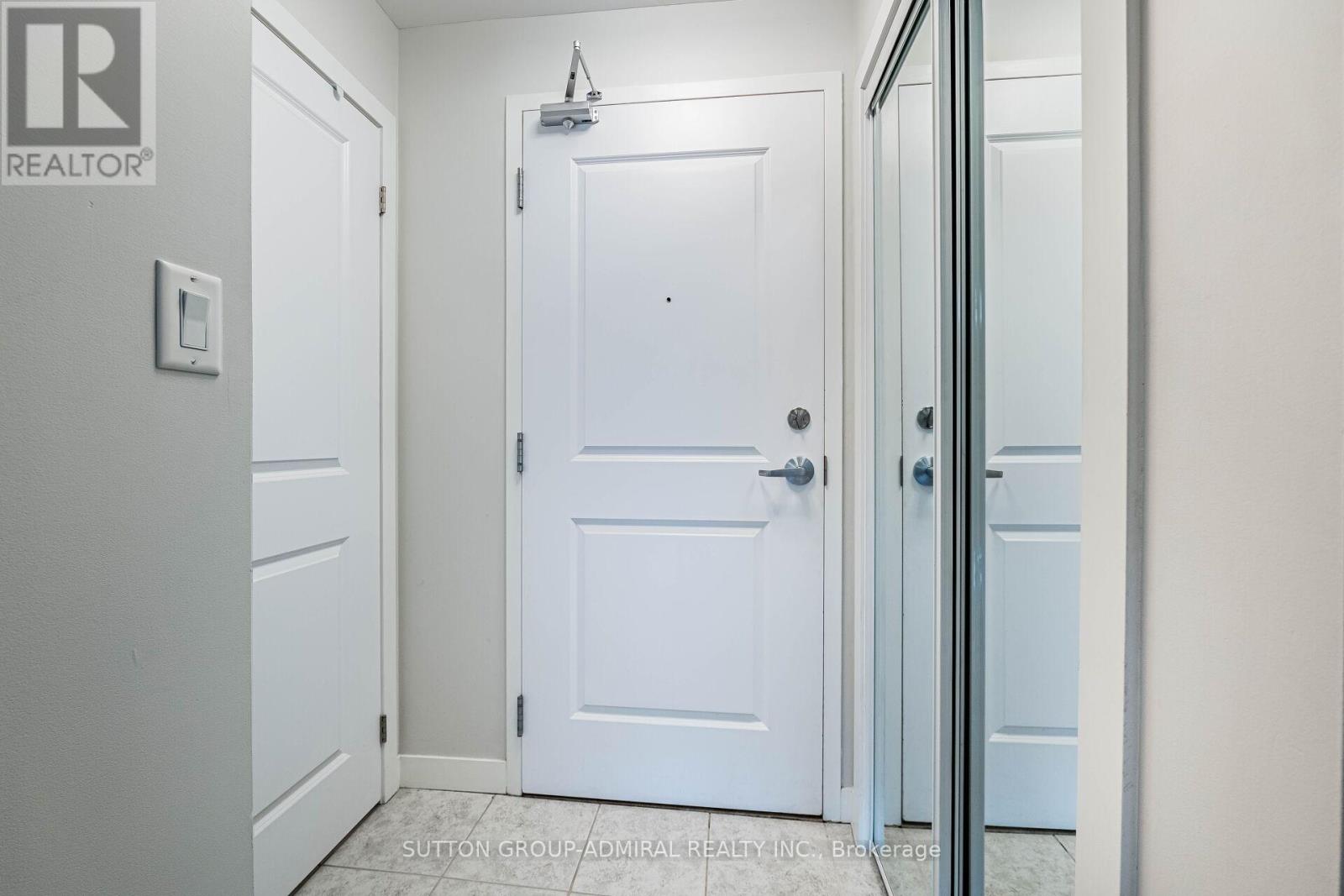 104 - 5317 Upper Middle Road, Burlington, Ontario  L7L 0G8 - Photo 5 - W12752778