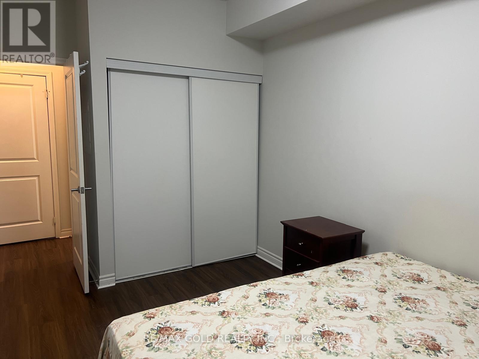 204 - 385 Prince Of Wales Drive, Mississauga, Ontario  L5B 0C6 - Photo 5 - W12752784