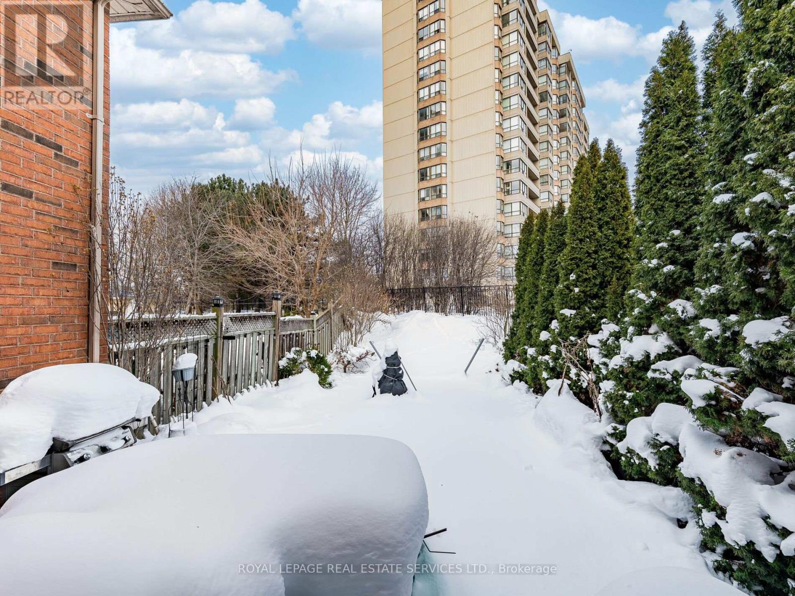 31 Berkindale Court, Brampton, Ontario  L6Y 5G1 - Photo 34 - W12752790