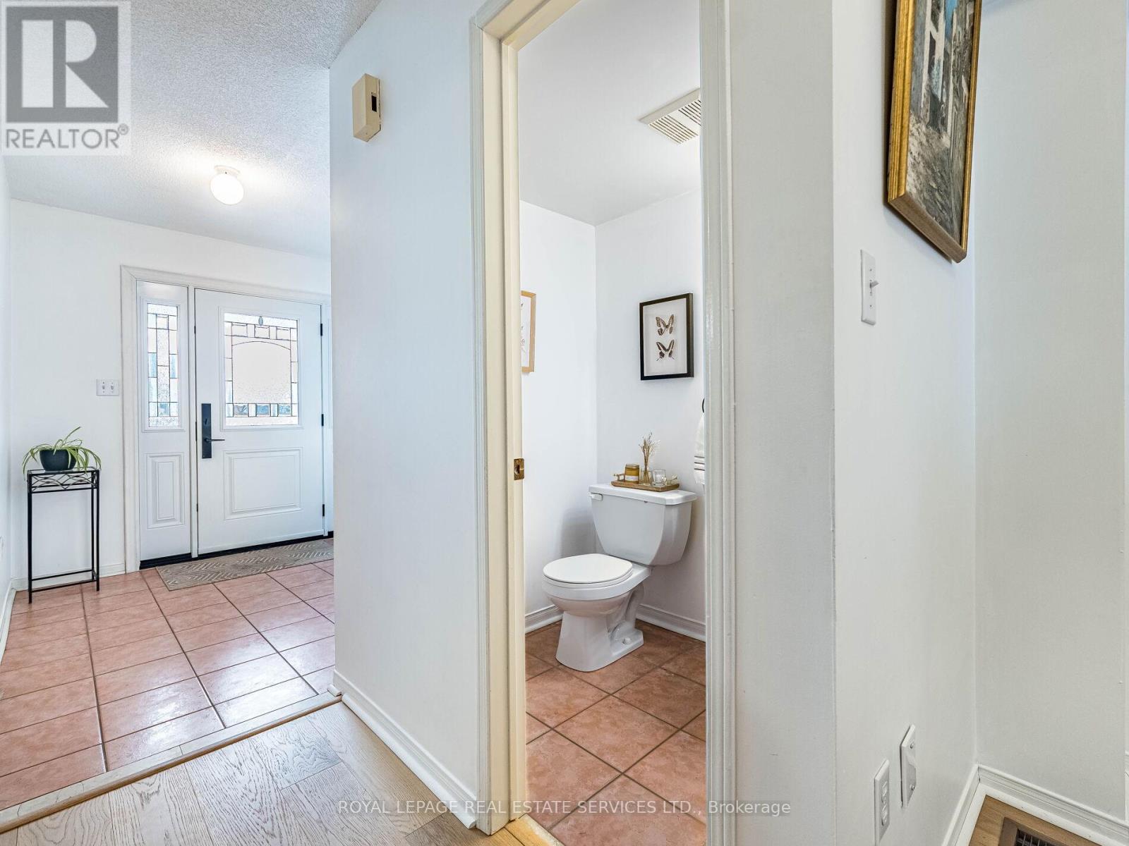 31 Berkindale Court, Brampton, Ontario  L6Y 5G1 - Photo 6 - W12752790