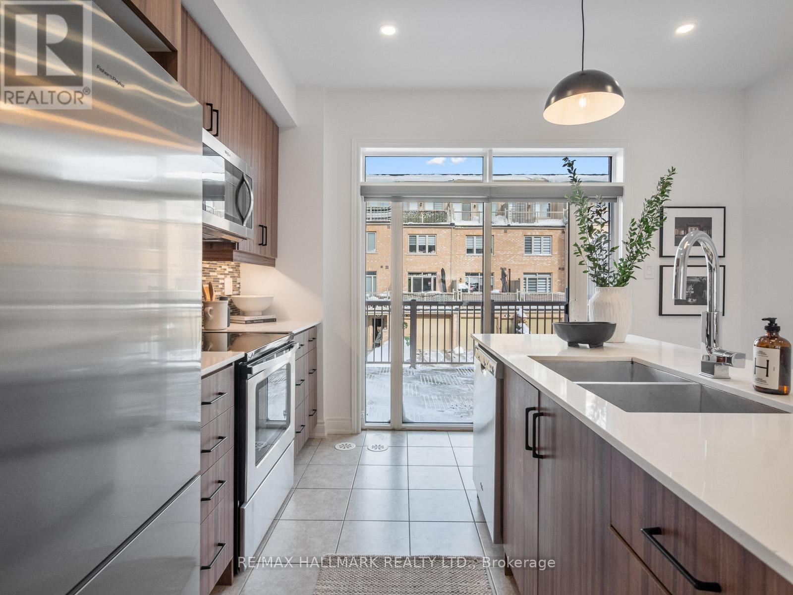 99 Edward Horton Crescent, Toronto, Ontario  M8Z 0E6 - Photo 17 - W12752792