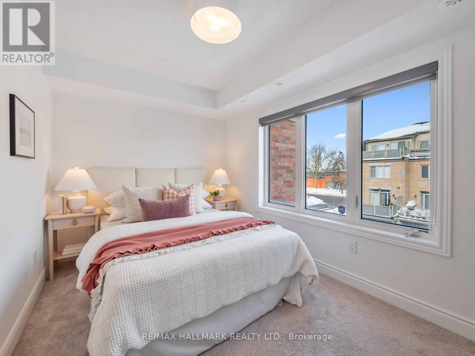 99 Edward Horton Crescent, Toronto, Ontario  M8Z 0E6 - Photo 21 - W12752792