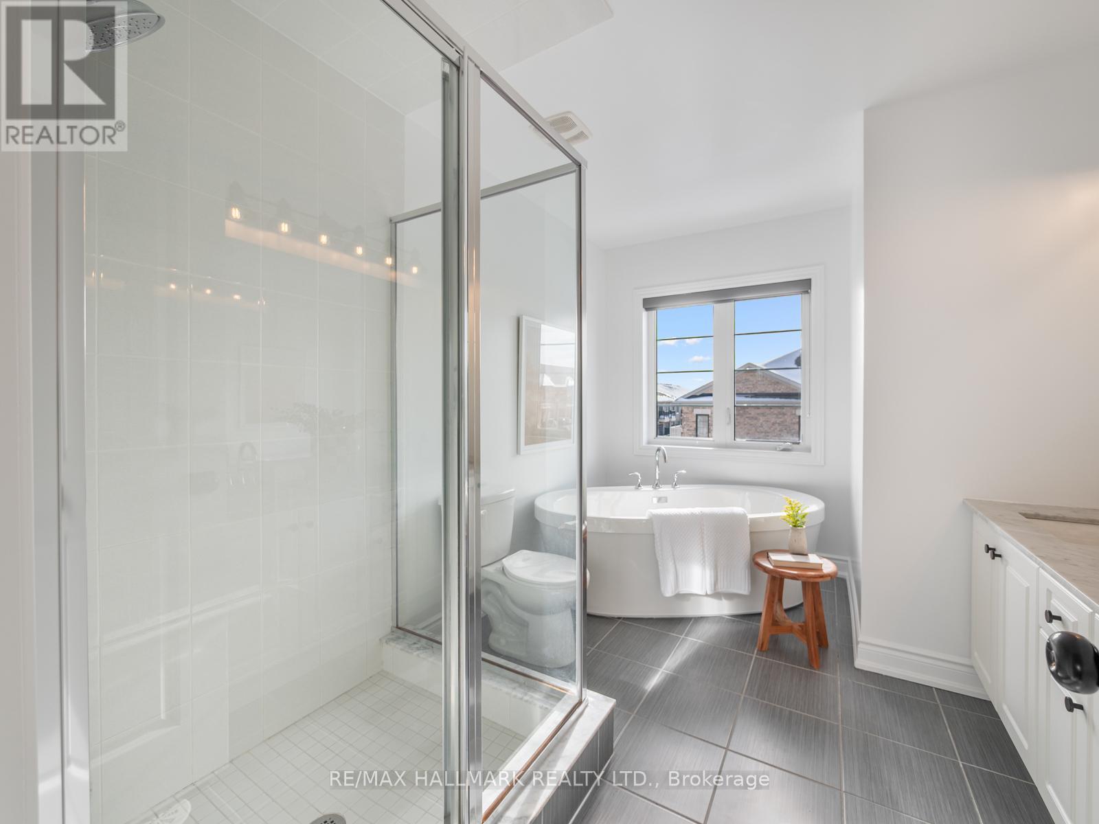 99 Edward Horton Crescent, Toronto, Ontario  M8Z 0E6 - Photo 34 - W12752792