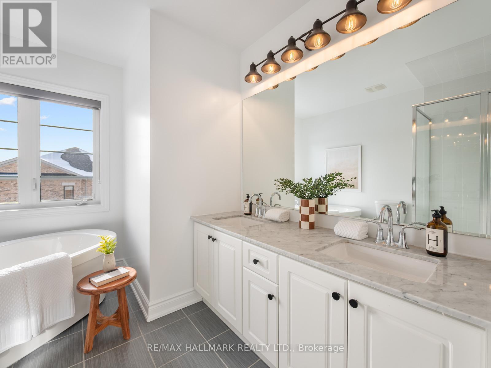 99 Edward Horton Crescent, Toronto, Ontario  M8Z 0E6 - Photo 35 - W12752792