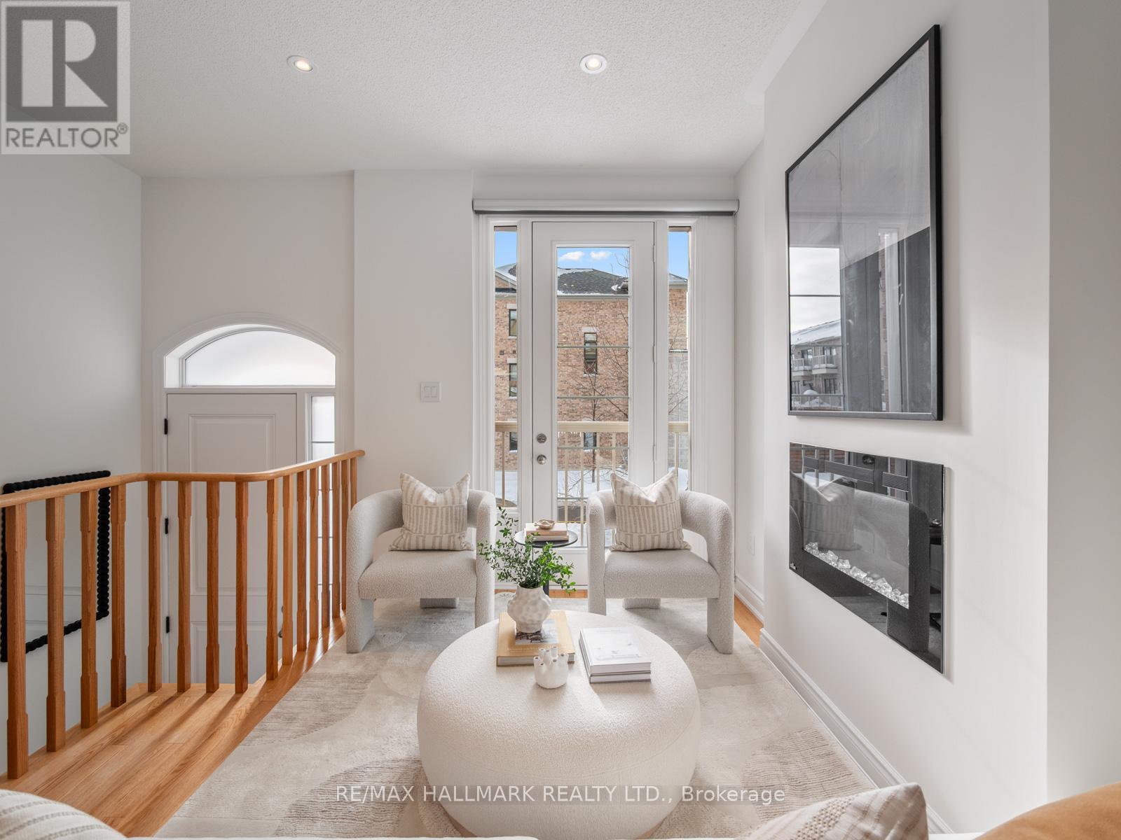 99 Edward Horton Crescent, Toronto, Ontario  M8Z 0E6 - Photo 5 - W12752792