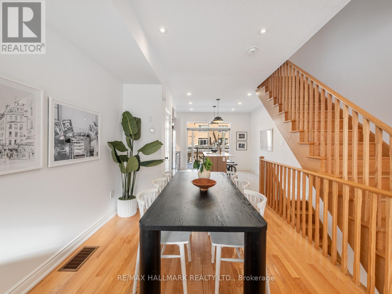 99 Edward Horton Crescent, Toronto, Ontario  M8Z 0E6 - Photo 7 - W12752792