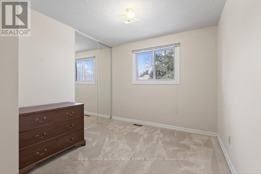 2162 Pauline Court, Burlington, Ontario  L7P 3L8 - Photo 13 - W12752798