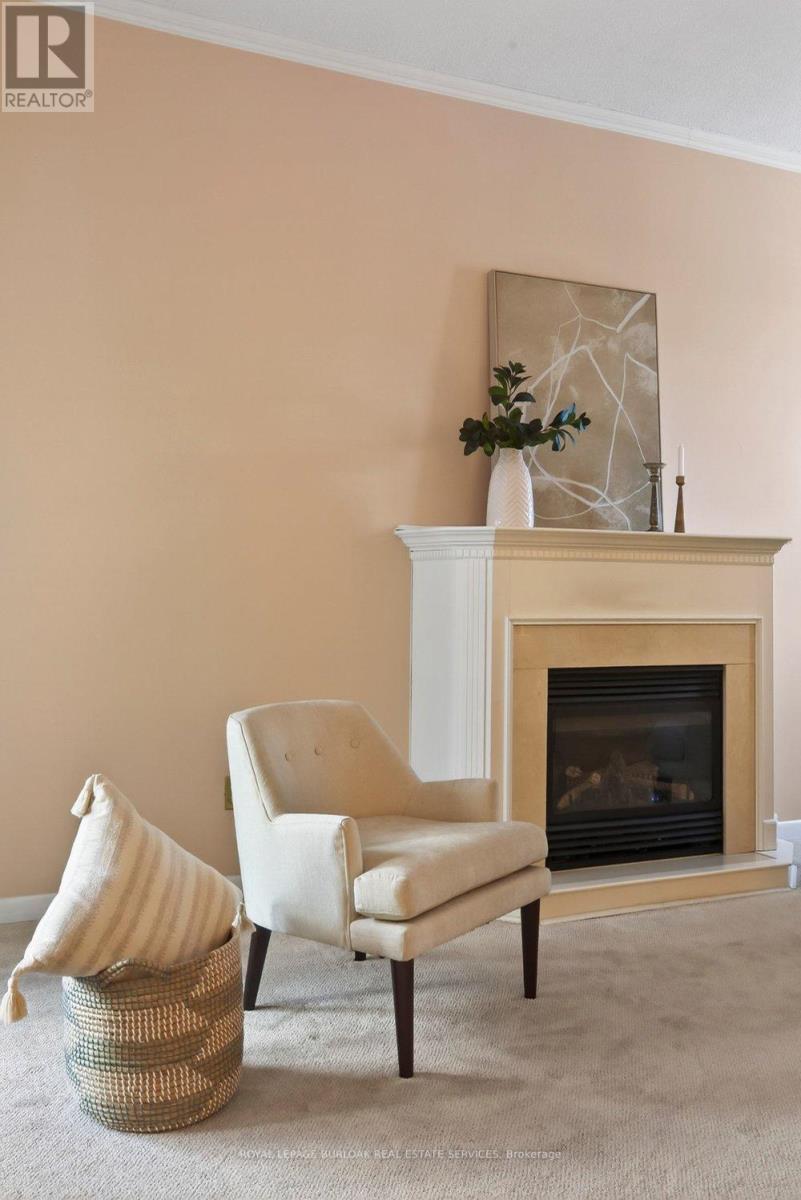 2162 Pauline Court, Burlington, Ontario  L7P 3L8 - Photo 5 - W12752798