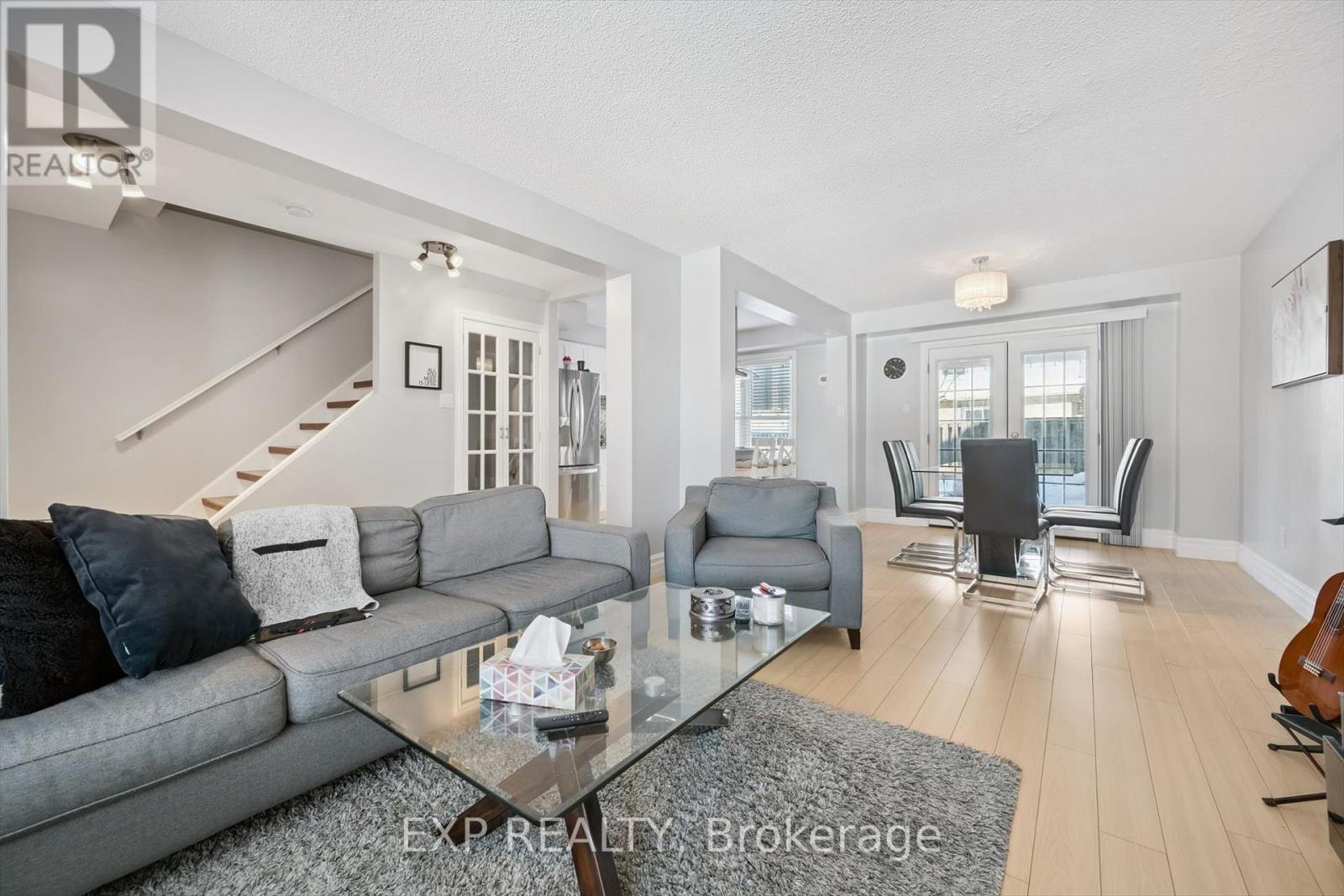 544 Roseheath Drive, Milton, Ontario  L9T 4V6 - Photo 3 - W12752808