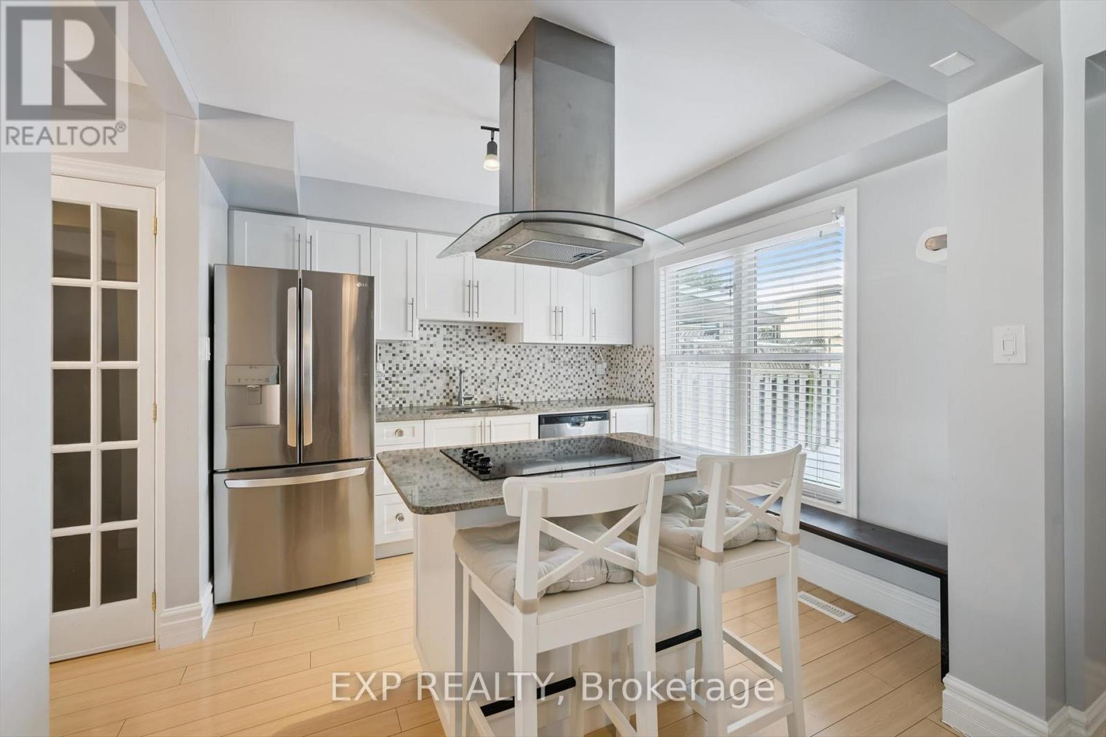 544 Roseheath Drive, Milton, Ontario  L9T 4V6 - Photo 5 - W12752808