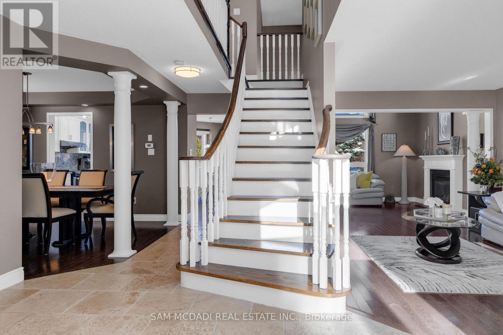 17 Robinson Road, Halton Hills, Ontario  L7G 6G5 - Photo 2 - W12752852