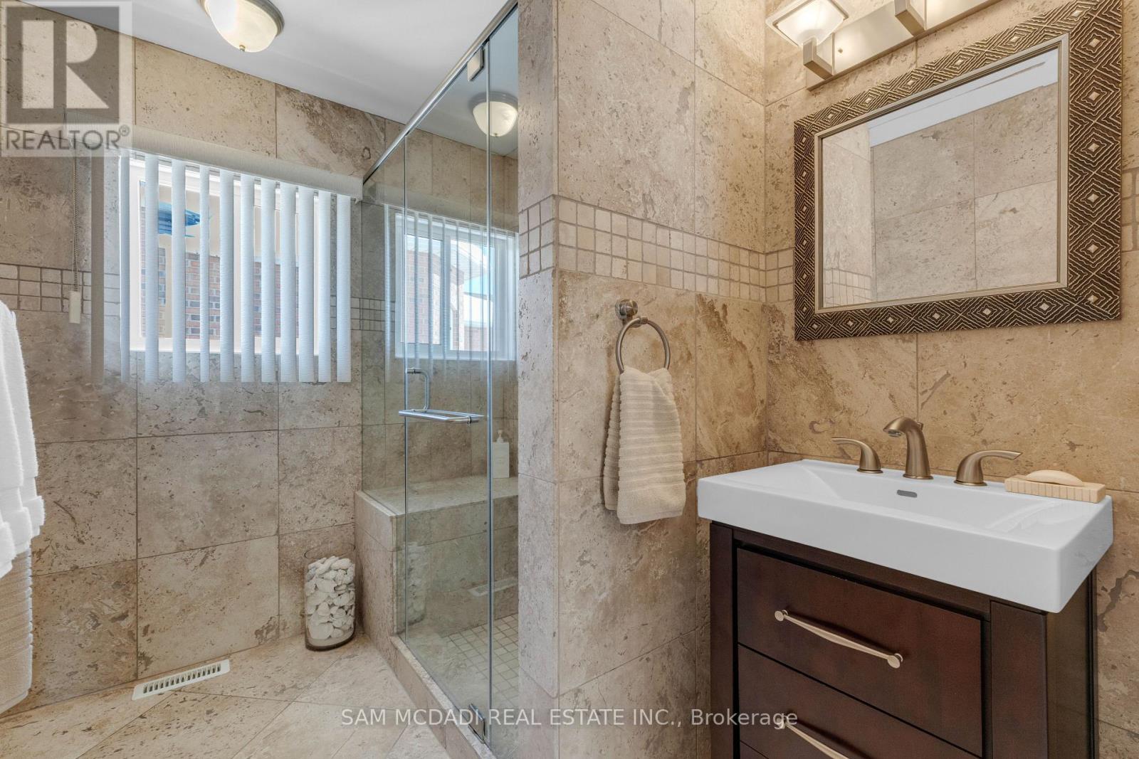 17 Robinson Road, Halton Hills, Ontario  L7G 6G5 - Photo 22 - W12752852