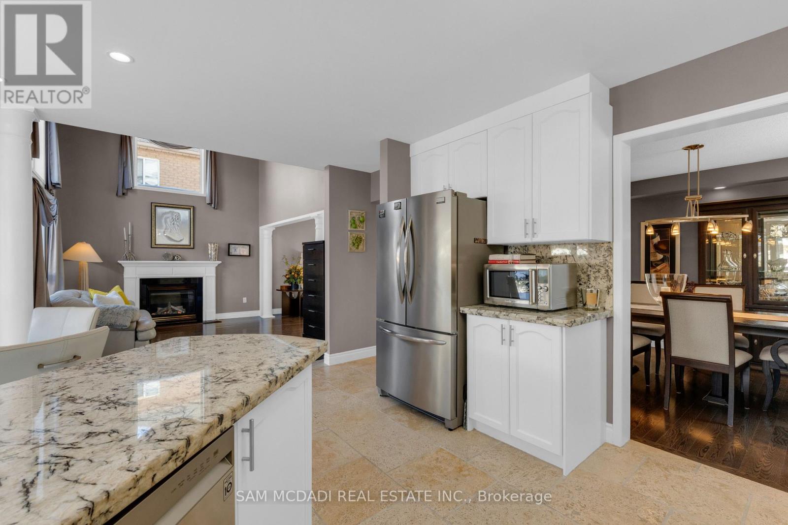 17 Robinson Road, Halton Hills, Ontario  L7G 6G5 - Photo 8 - W12752852