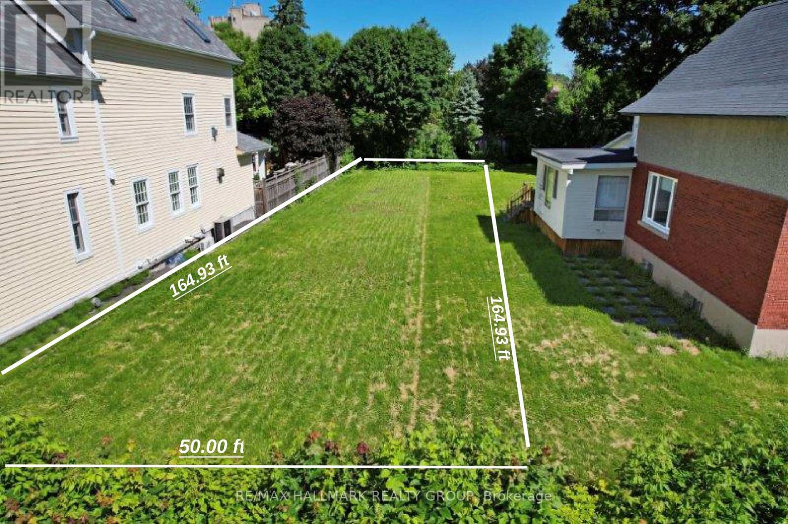 West Side - 67 Springhurst Avenue, Ottawa, Ontario  K1S 0E2 - Photo 1 - X12752860