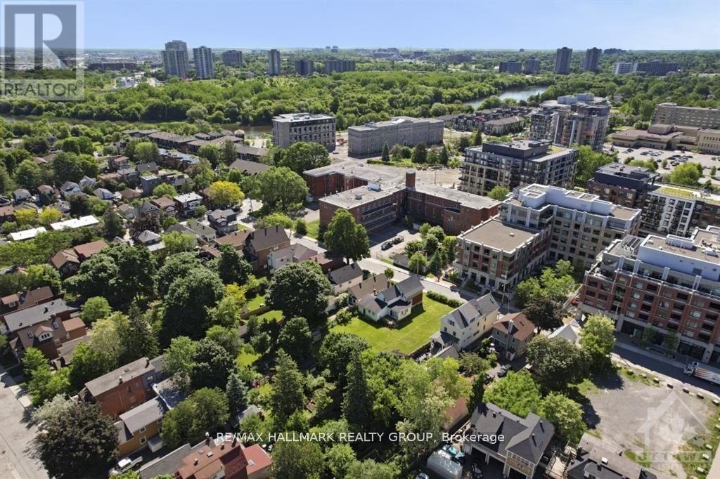 West Side - 67 Springhurst Avenue, Ottawa, Ontario  K1S 0E2 - Photo 10 - X12752860