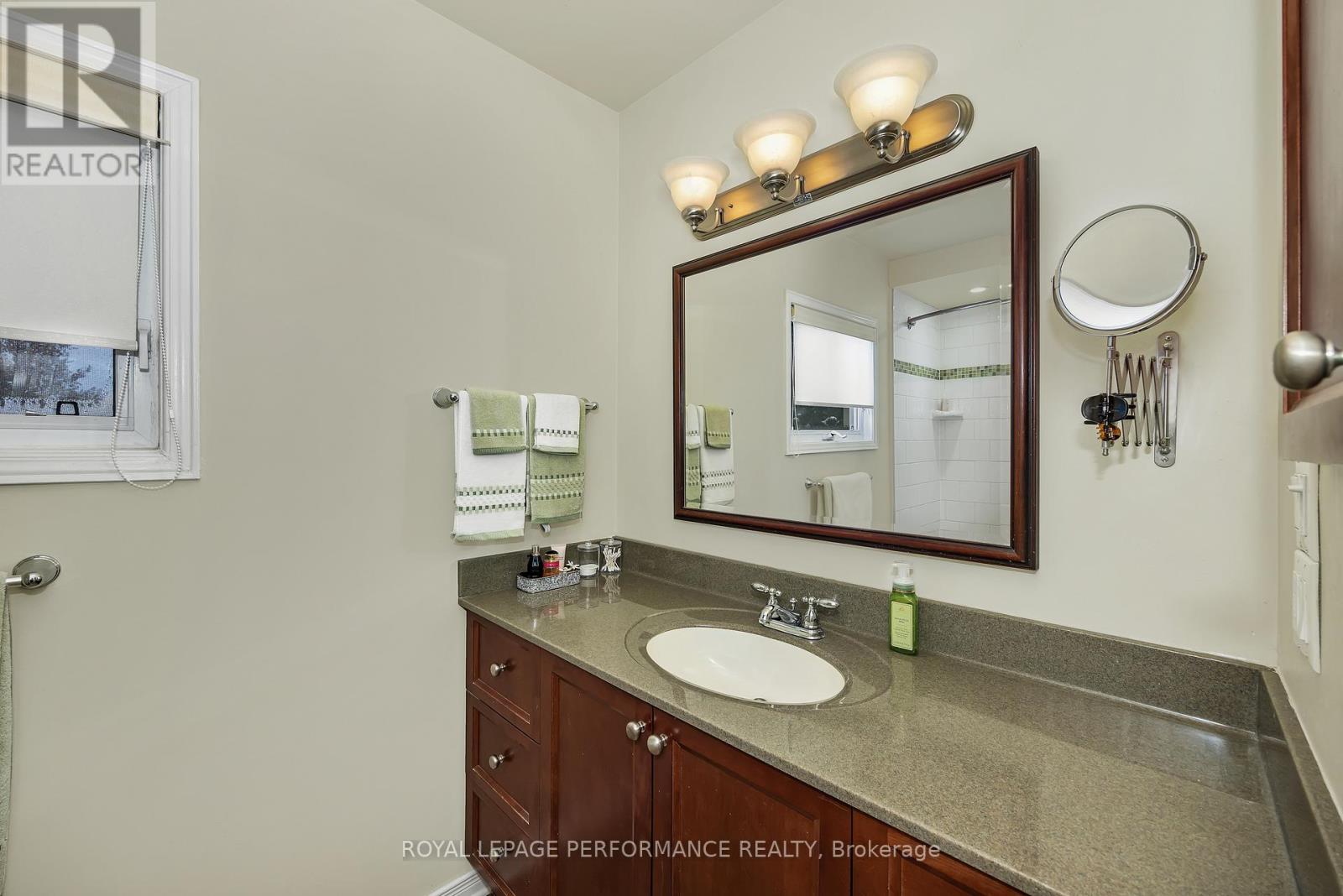 1391 Mountainside Crescent E, Ottawa, Ontario  K1E 3H6 - Photo 27 - X12753048