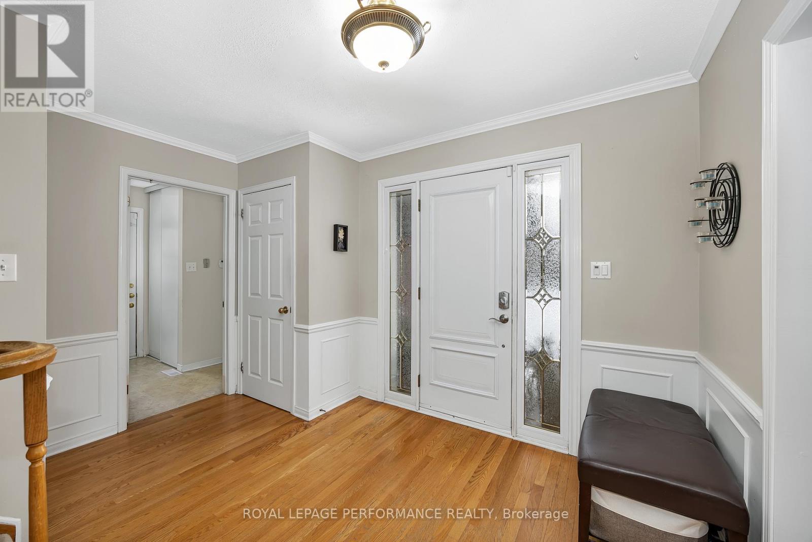 1391 Mountainside Crescent E, Ottawa, Ontario  K1E 3H6 - Photo 4 - X12753048