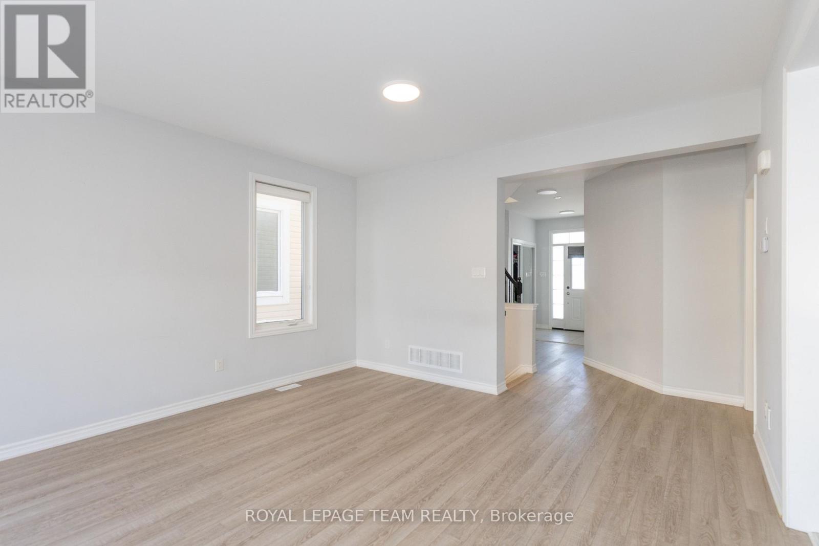 937 Shimmerton Circle, Ottawa, Ontario  K2R 1G9 - Photo 5 - X12753084