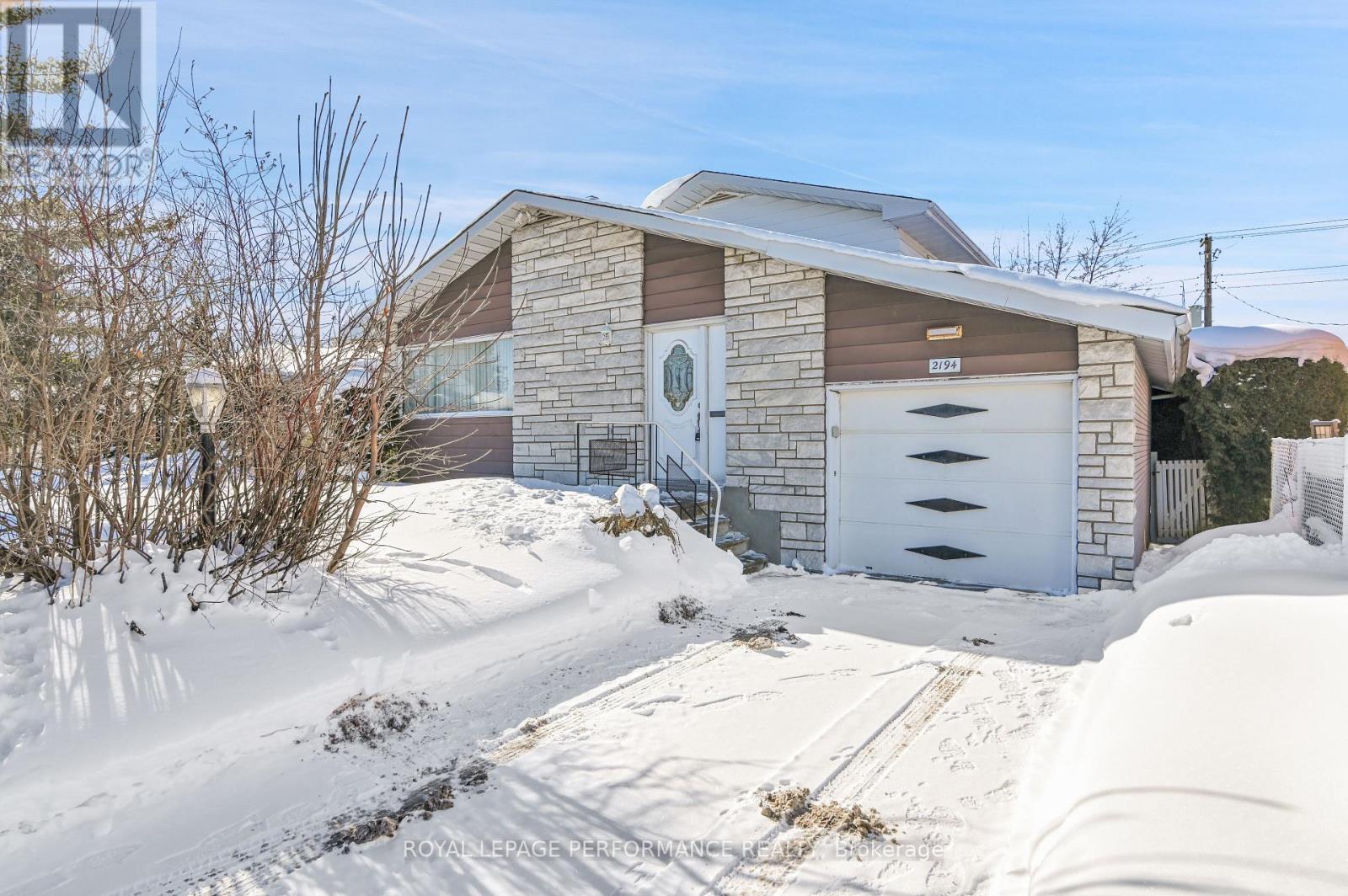 2194 Haig Drive, Ottawa, Ontario  K1G 2L2 - Photo 2 - X12753184