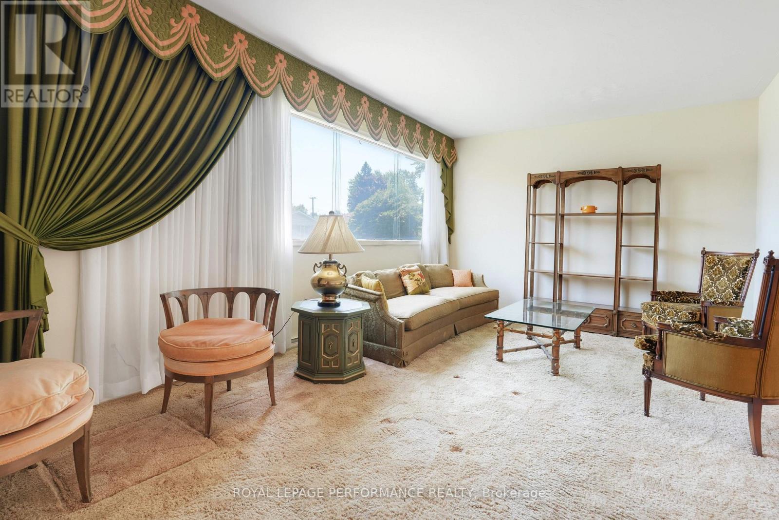 2194 Haig Drive, Ottawa, Ontario  K1G 2L2 - Photo 4 - X12753184