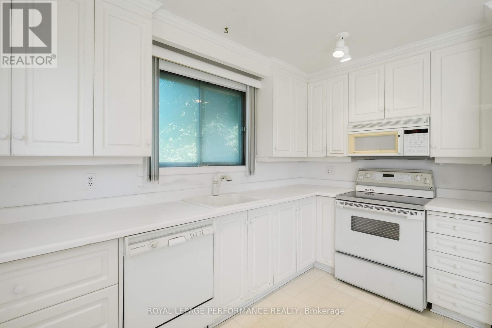 2194 Haig Drive, Ottawa, Ontario  K1G 2L2 - Photo 7 - X12753184