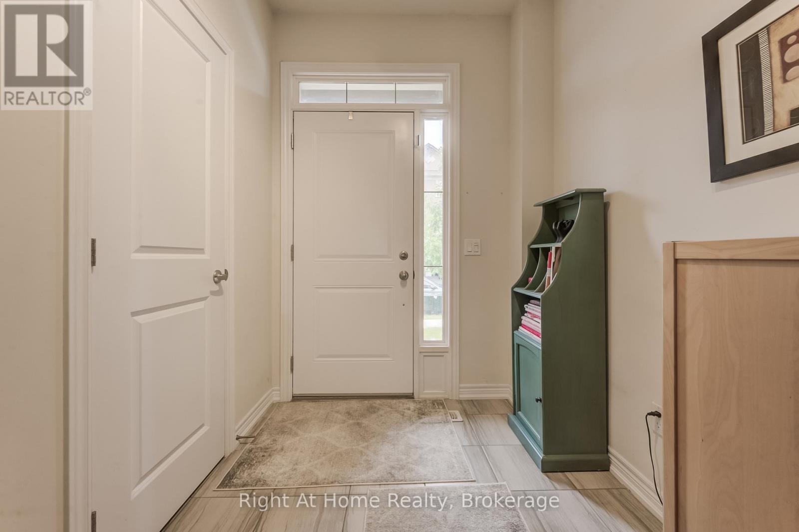 2364 Natasha Circle Circle, Oakville, Ontario  L6M 1P2 - Photo 2 - W12752876