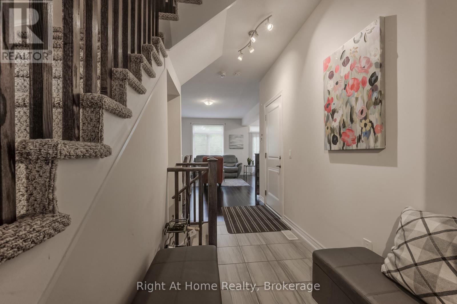 2364 Natasha Circle Circle, Oakville, Ontario  L6M 1P2 - Photo 3 - W12752876