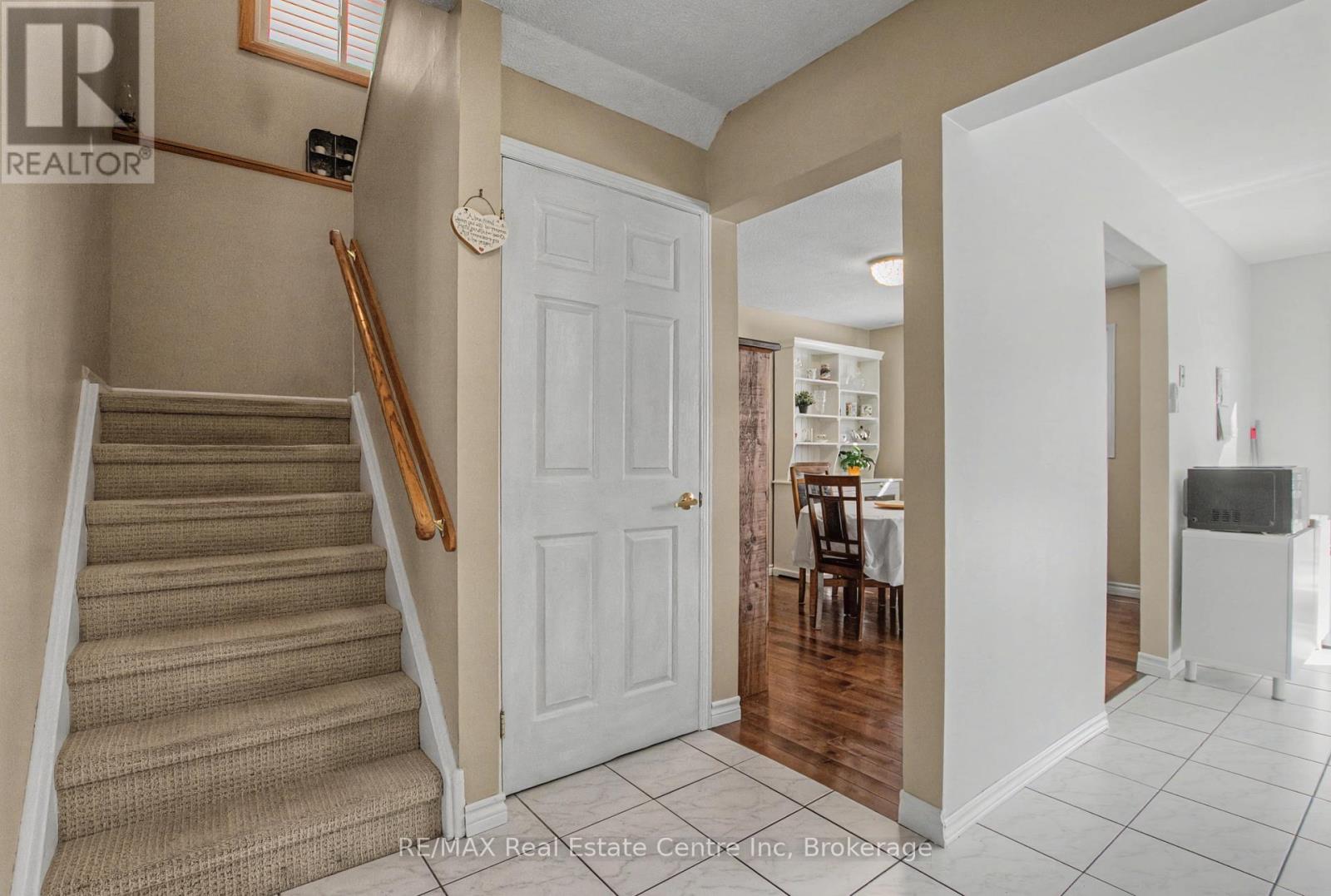 912 Laurier Avenue, Milton, Ontario  L9T 4H6 - Photo 15 - W12753096