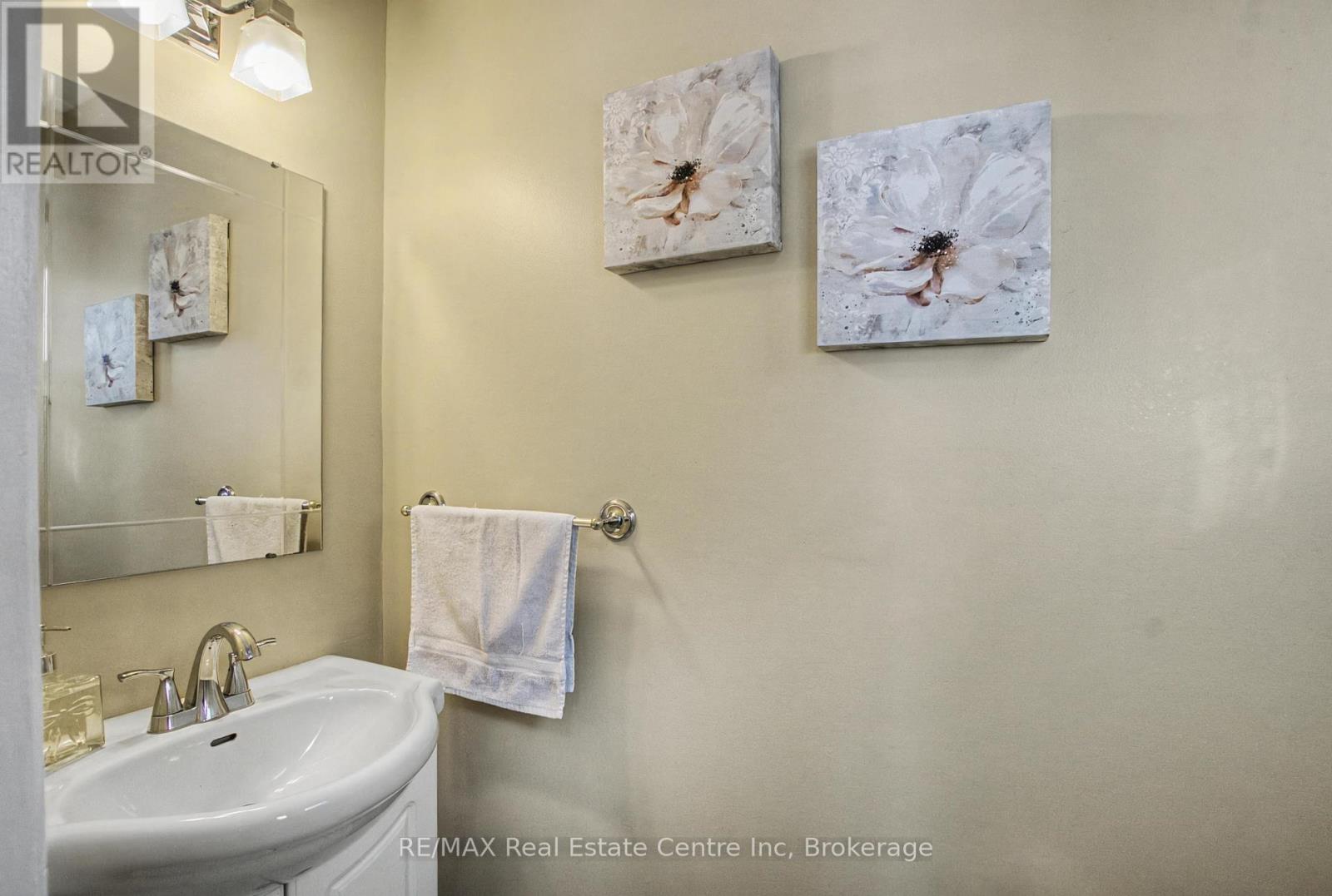 912 Laurier Avenue, Milton, Ontario  L9T 4H6 - Photo 16 - W12753096