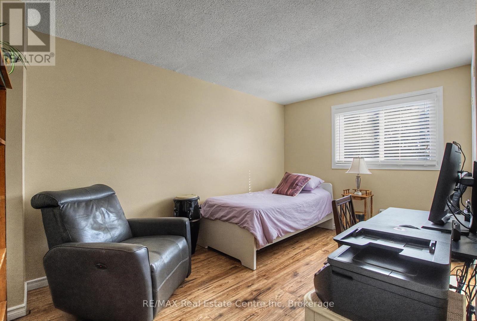 912 Laurier Avenue, Milton, Ontario  L9T 4H6 - Photo 23 - W12753096