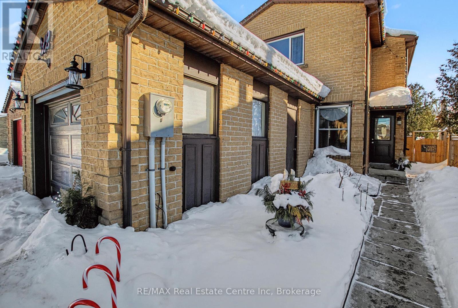 912 Laurier Avenue, Milton, Ontario  L9T 4H6 - Photo 5 - W12753096