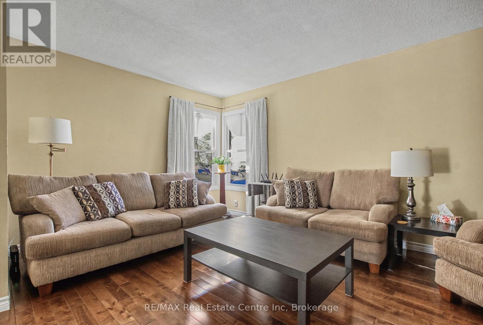 912 Laurier Avenue, Milton, Ontario  L9T 4H6 - Photo 7 - W12753096