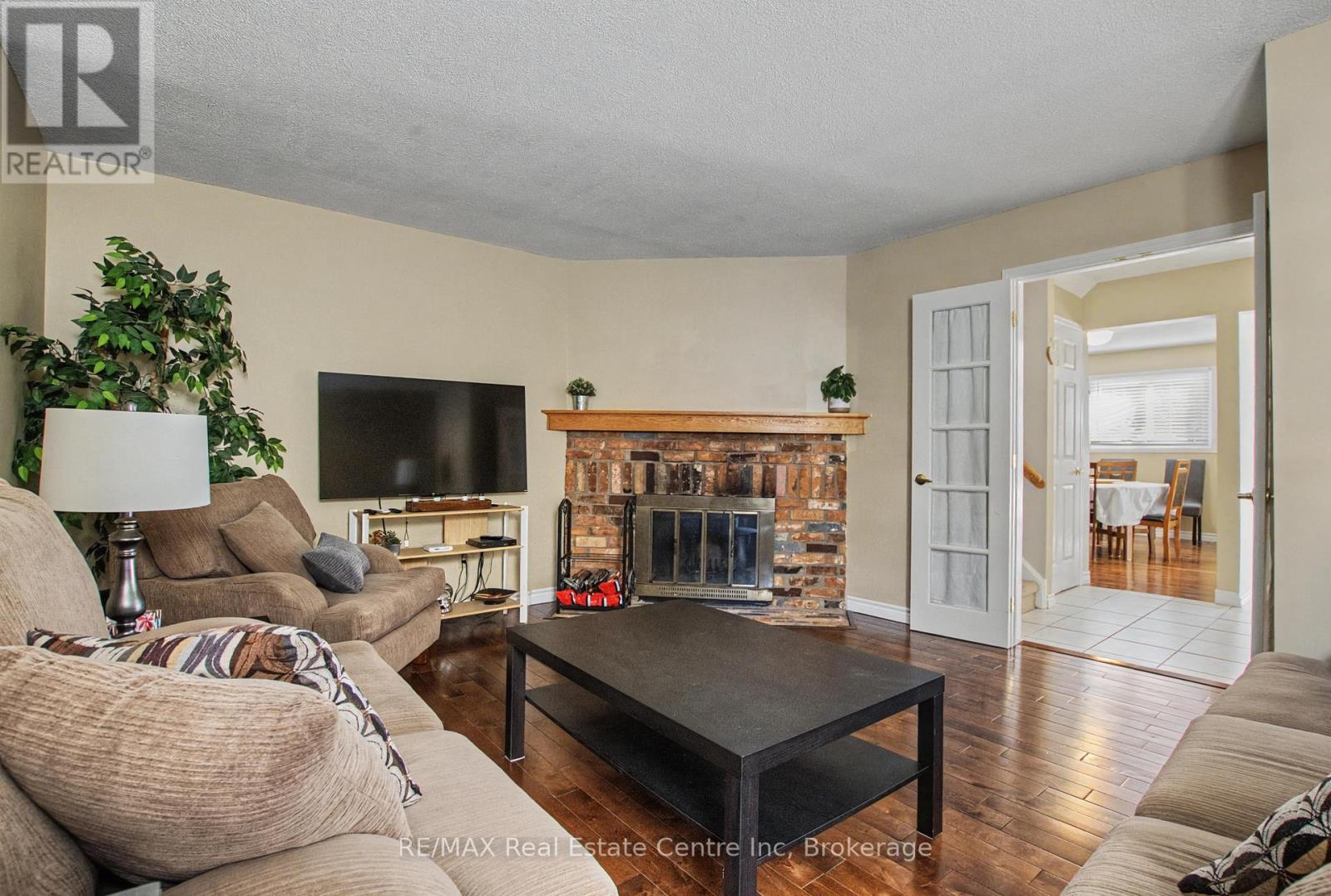 912 Laurier Avenue, Milton, Ontario  L9T 4H6 - Photo 9 - W12753096