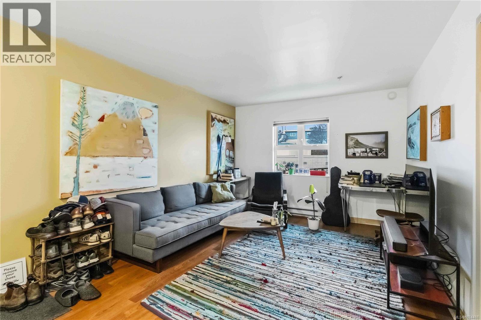 304 787 Tyee Rd, Victoria, British Columbia  V9A 7R5 - Photo 3 - 1024488