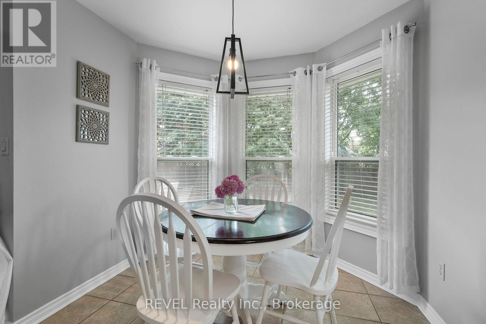 12 Arbour Glen Drive, St. Catharines (Grapeview), Ontario L2W 1B1 - Photo 17 - X12753142