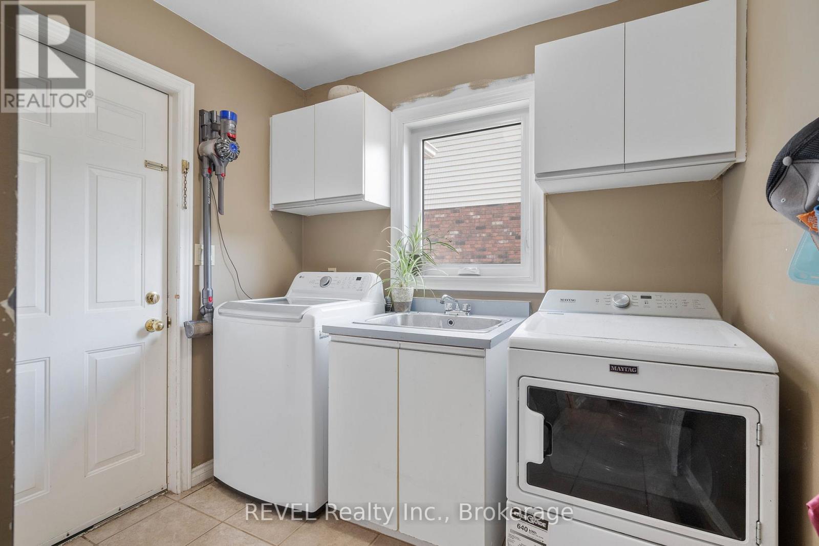 12 Arbour Glen Drive, St. Catharines (Grapeview), Ontario L2W 1B1 - Photo 21 - X12753142