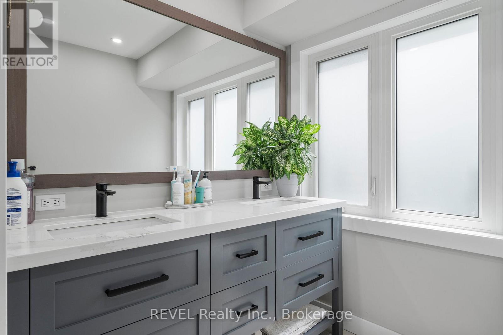 12 Arbour Glen Drive, St. Catharines (Grapeview), Ontario L2W 1B1 - Photo 32 - X12753142