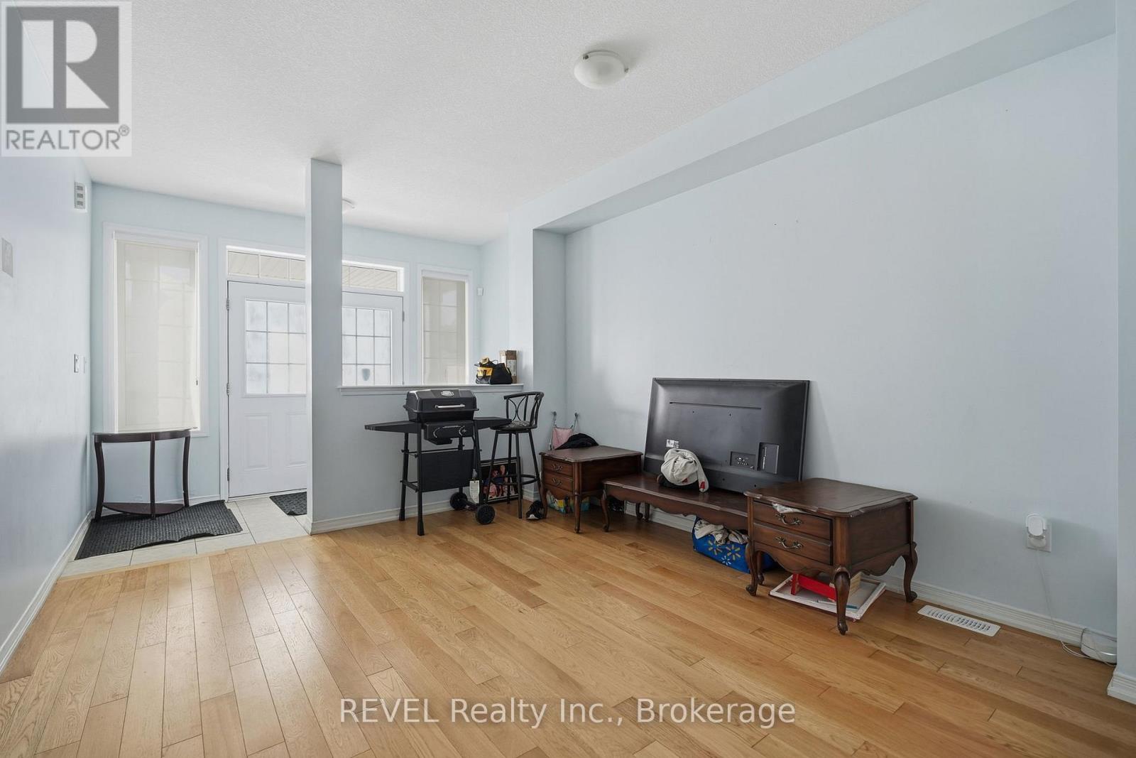 67 Esther Crescent, Thorold (Hurricane/merrittville), Ontario  L3B 0G3 - Photo 6 - X12753160