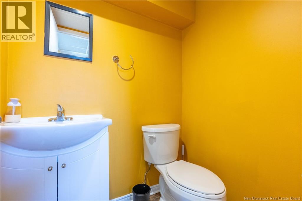 20 Gloucester Crescent, Fredericton, New Brunswick  E3B 6E6 - Photo 32 - NB133077