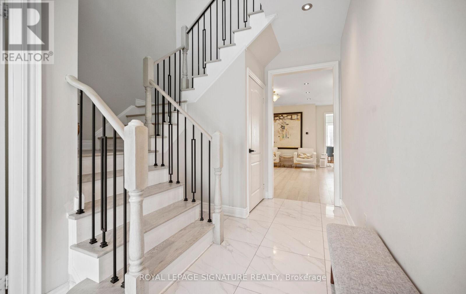 5532 Ethan Drive, Mississauga, Ontario  L5M 0N2 - Photo 4 - W12747660