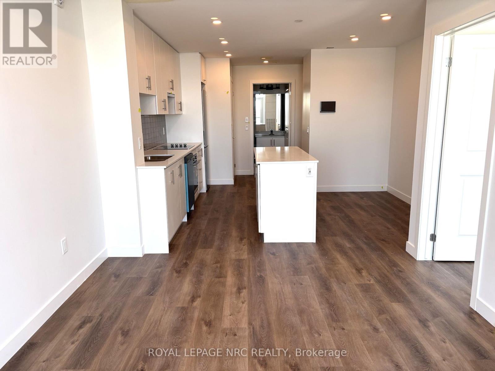 921 - 461 Green Road, Hamilton, Ontario  L8E 5B4 - Photo 1 - X12544170