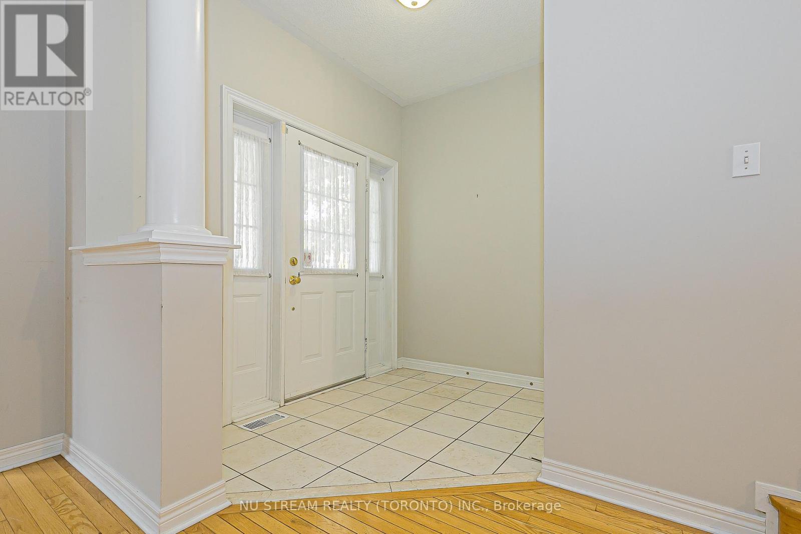 46 Country Glen Road, Markham, Ontario  L6B 1B5 - Photo 3 - N12742146